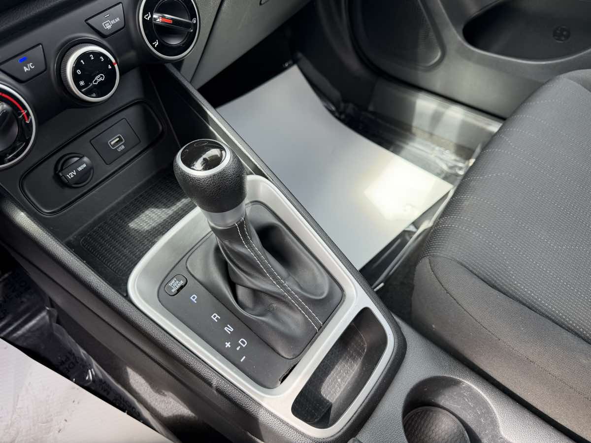 2021 Hyundai Venue SE - Photo 23