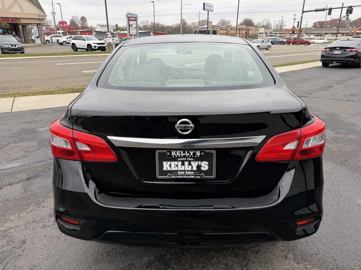 2019 Nissan Sentra S photo 4
