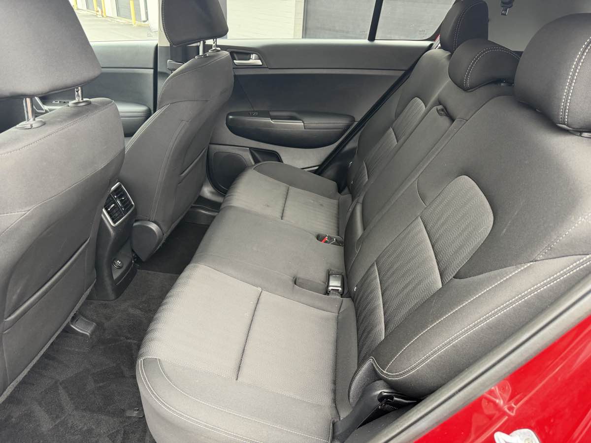 2020 Kia Sportage LX - Photo 13