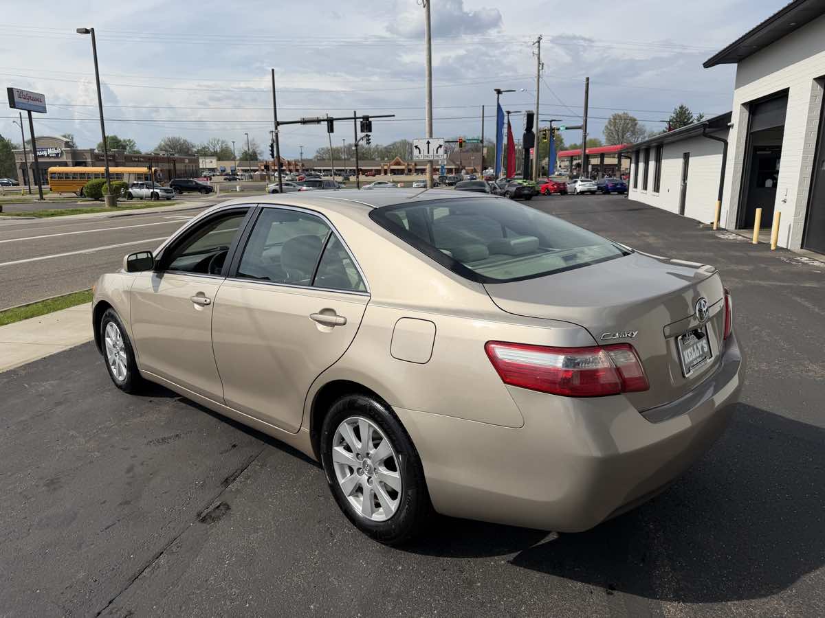 2009 Toyota Camry SE - Photo 4