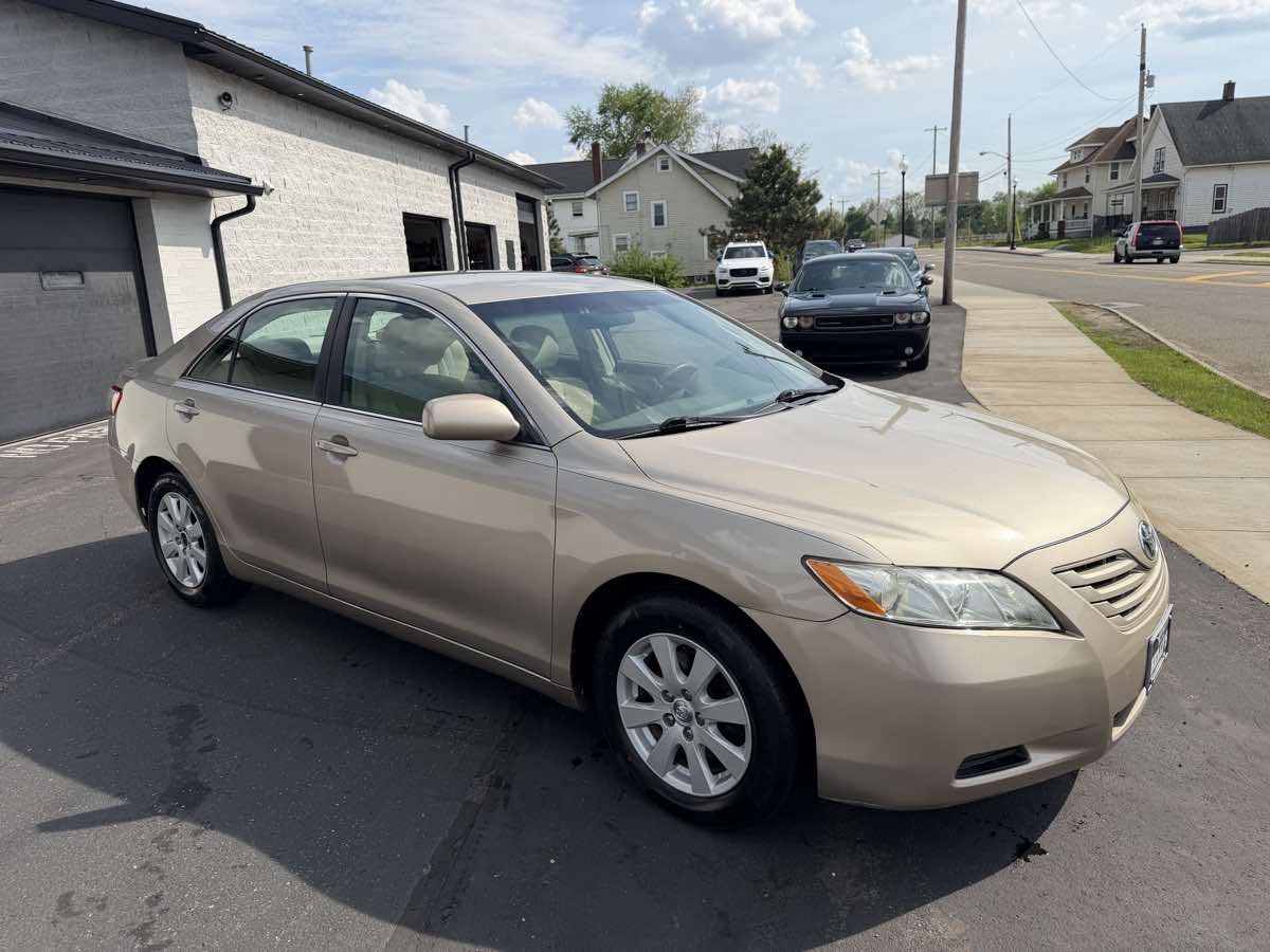 2009 Toyota Camry SE - Photo 7