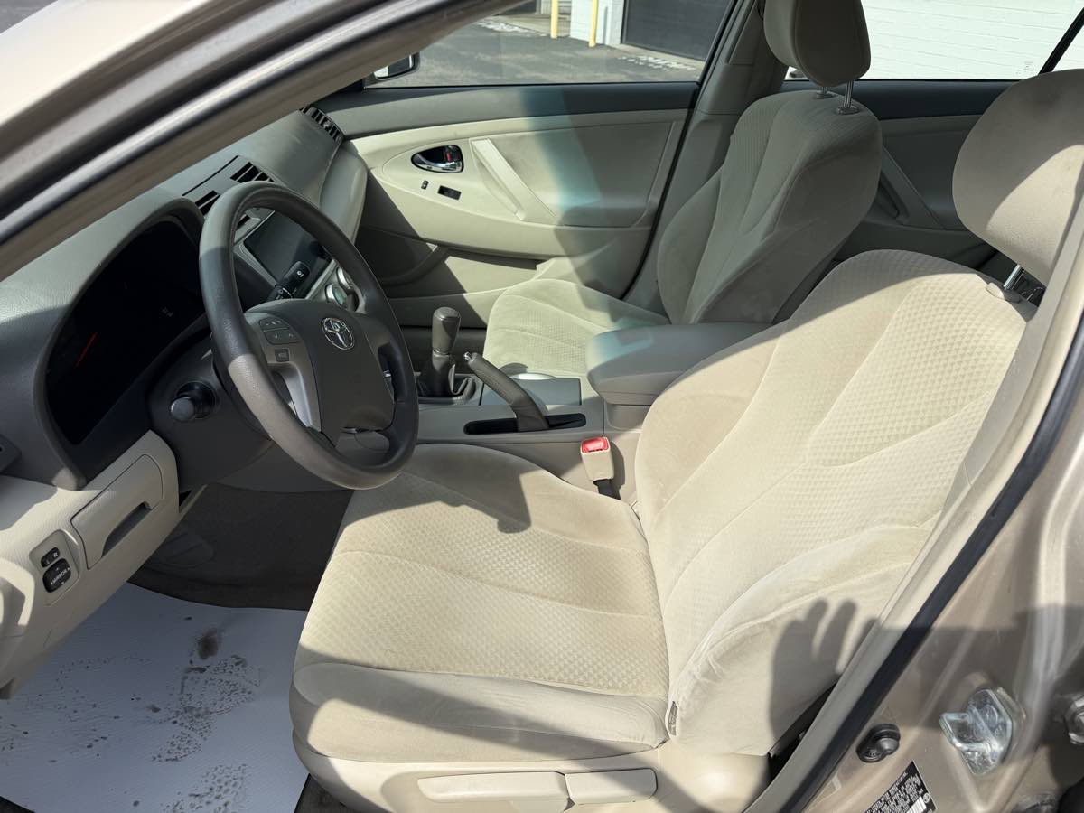 2009 Toyota Camry SE - Photo 11