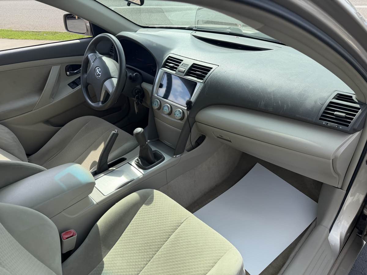 2009 Toyota Camry SE - Photo 20