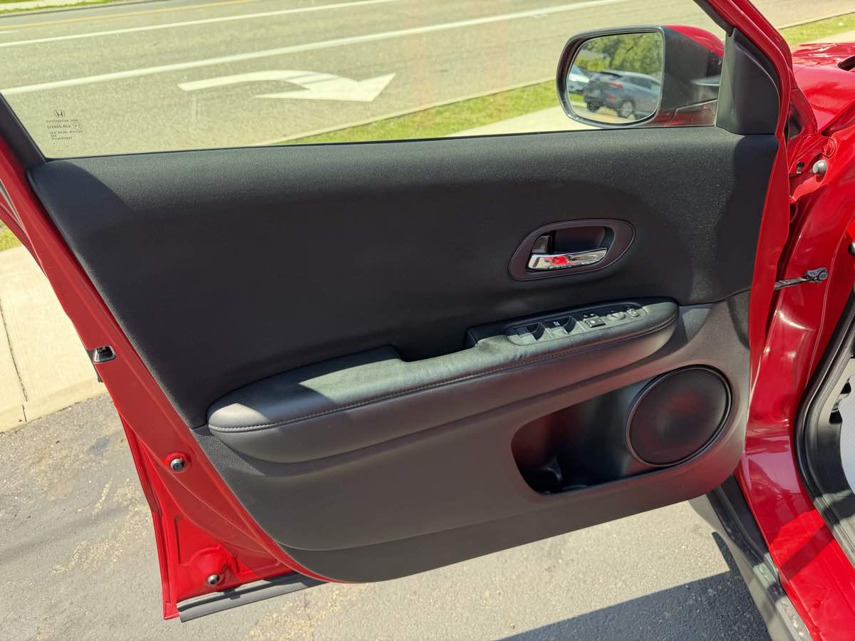 2018 Honda HR-V LX - Photo 11