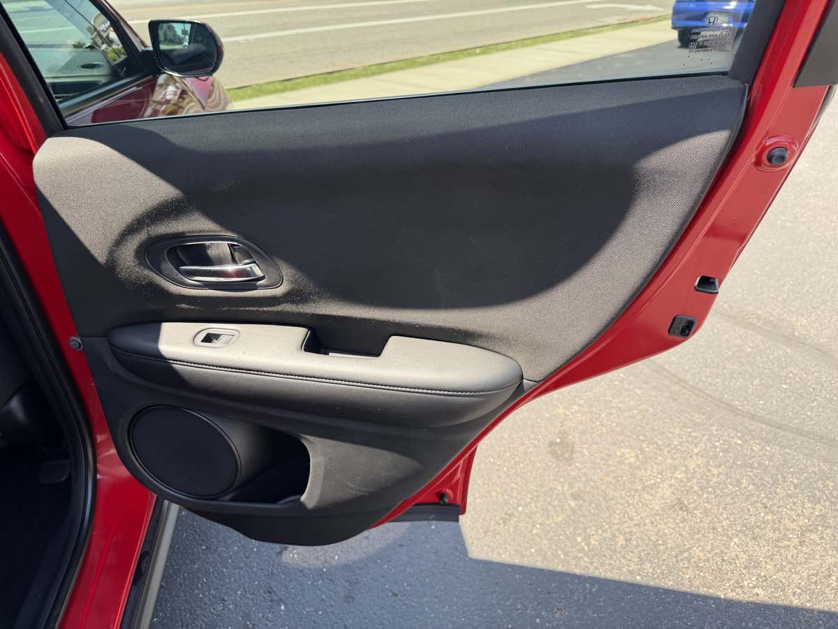 2018 Honda HR-V LX - Photo 17