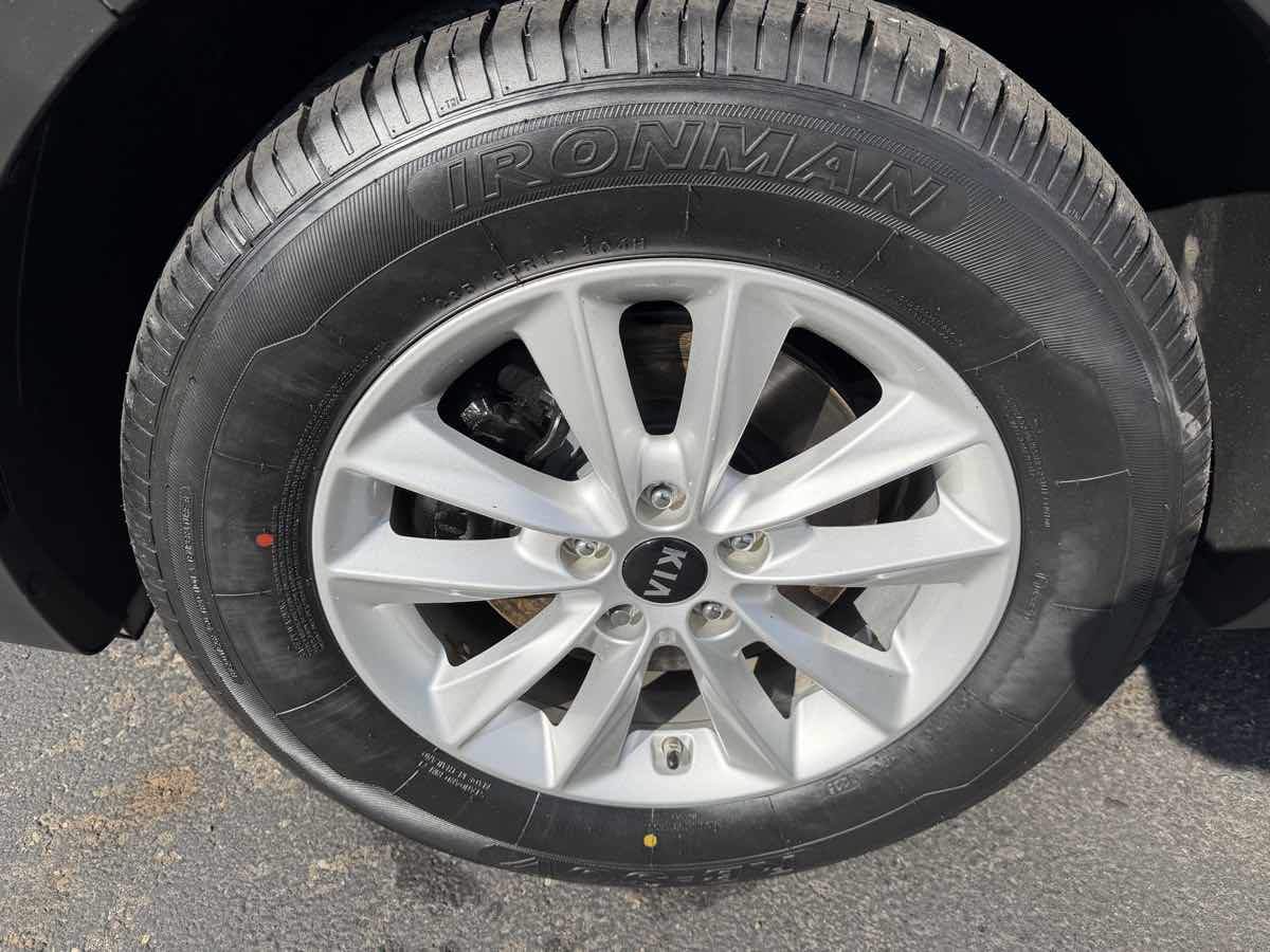 2019 Kia Sorento LX - Photo 8