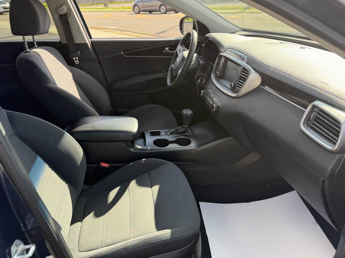 2019 Kia Sorento LX - Photo 20