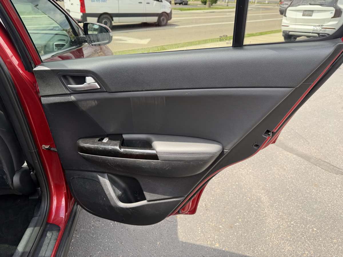 2019 Kia Sportage EX - Photo 17