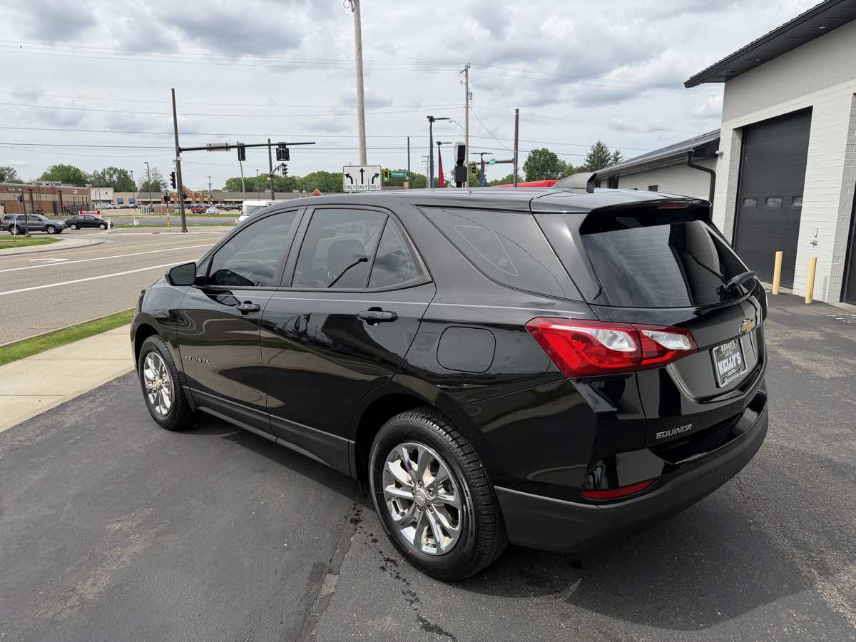 2020 Chevrolet Equinox LS - Photo 3