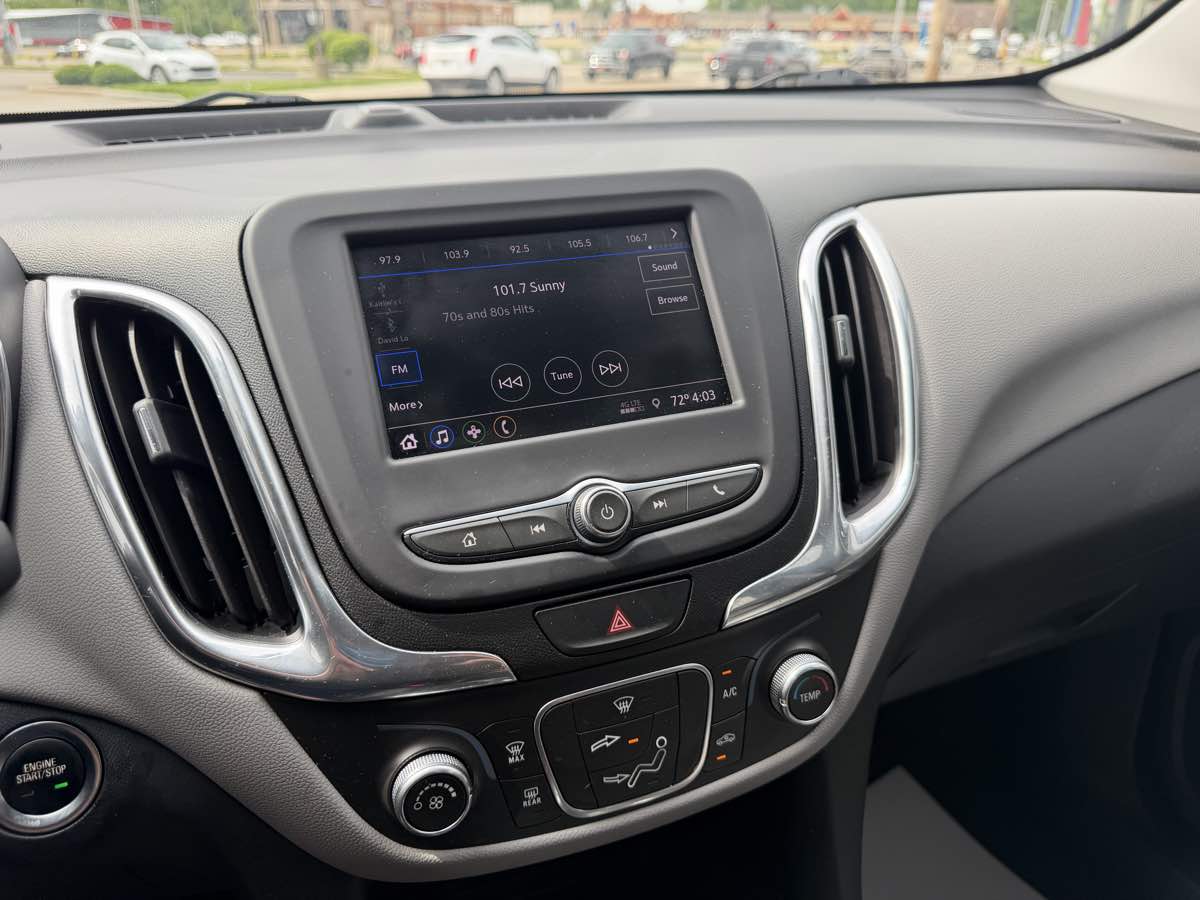 2020 Chevrolet Equinox LS - Photo 23