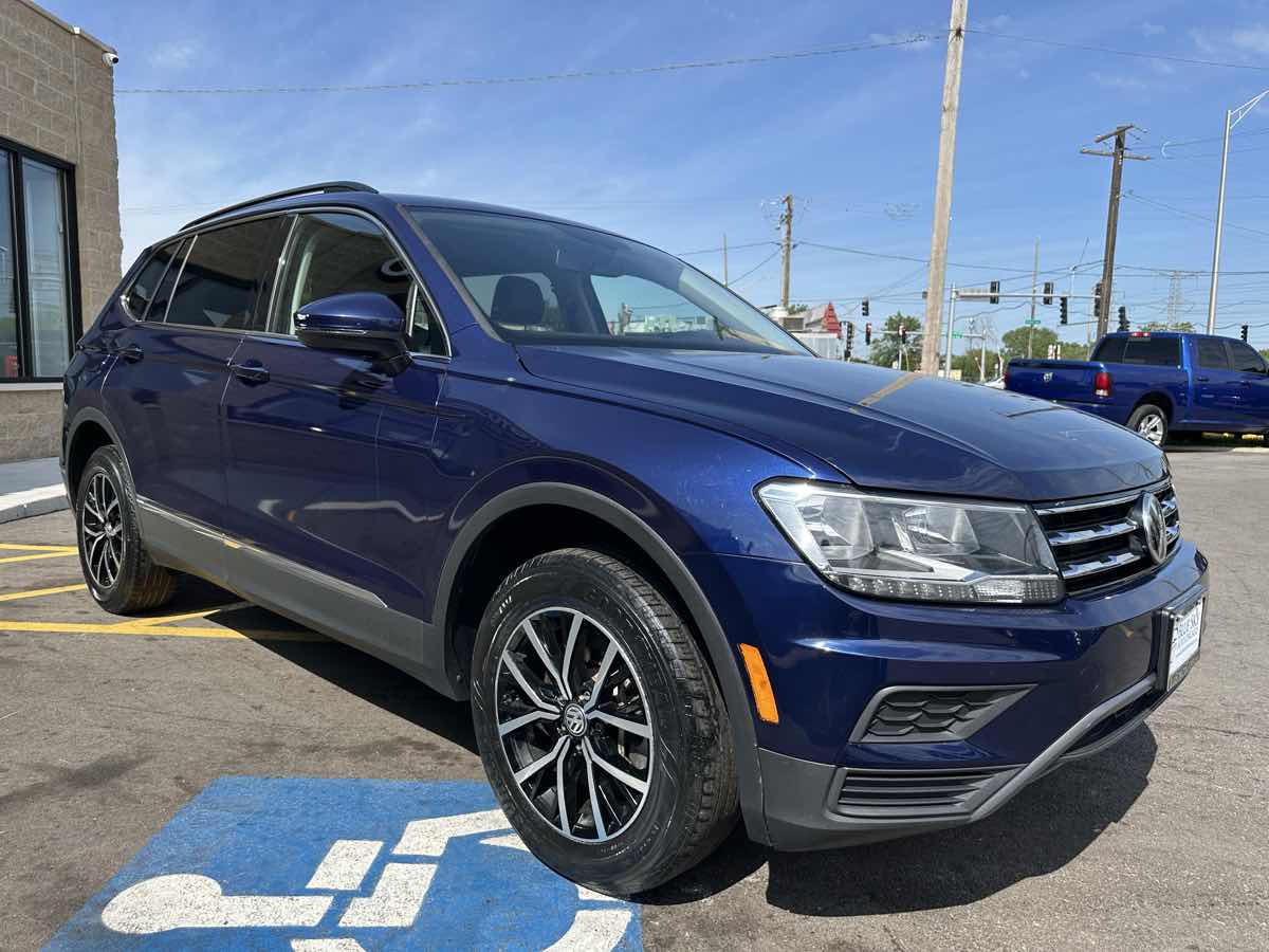 2021 Volkswagen Tiguan R-Line Black SEL photo 4