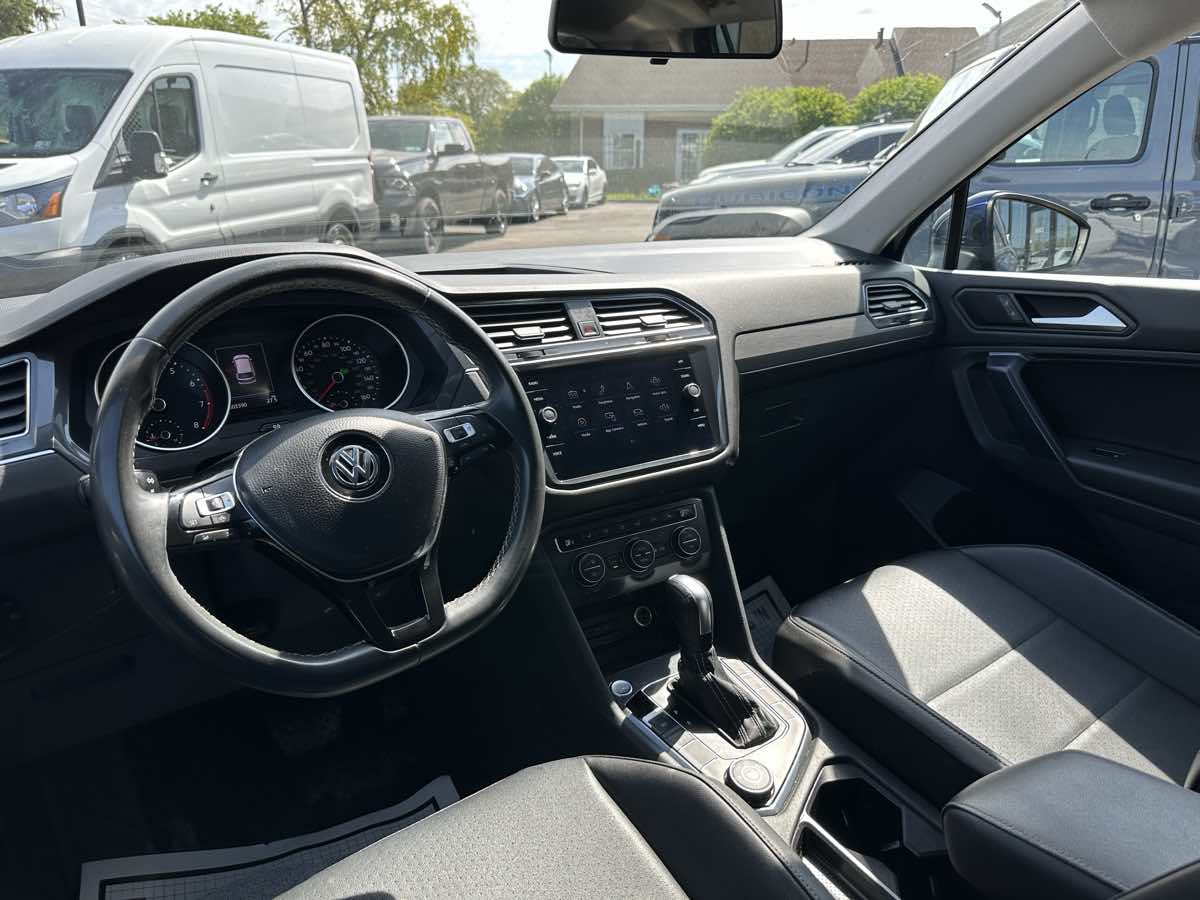 2021 Volkswagen Tiguan R-Line Black SEL photo 16
