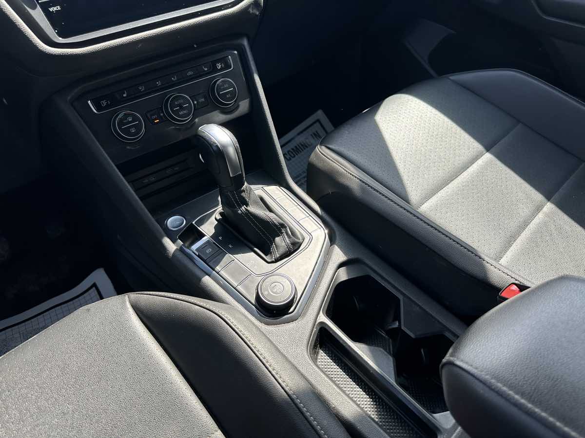 2021 Volkswagen Tiguan R-Line Black SEL photo 22