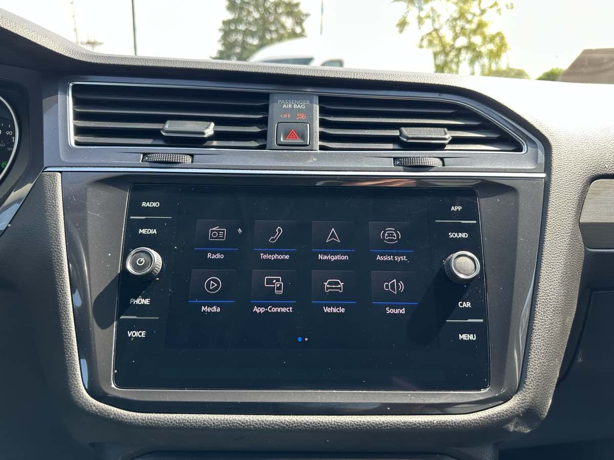 2021 Volkswagen Tiguan R-Line Black SEL photo 26
