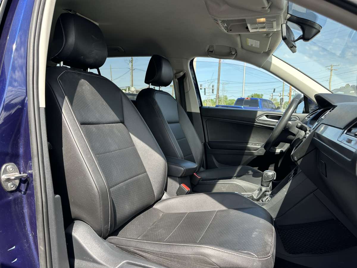 2021 Volkswagen Tiguan R-Line Black SEL photo 31