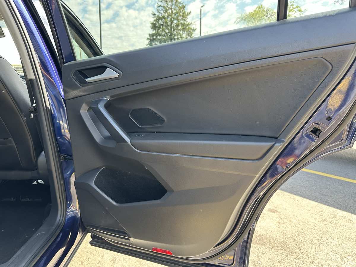 2021 Volkswagen Tiguan R-Line Black SEL photo 32