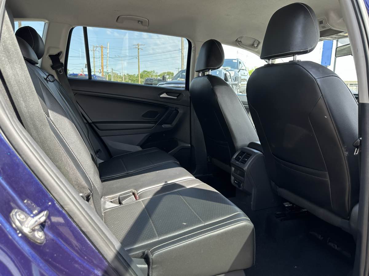 2021 Volkswagen Tiguan R-Line Black SEL photo 34