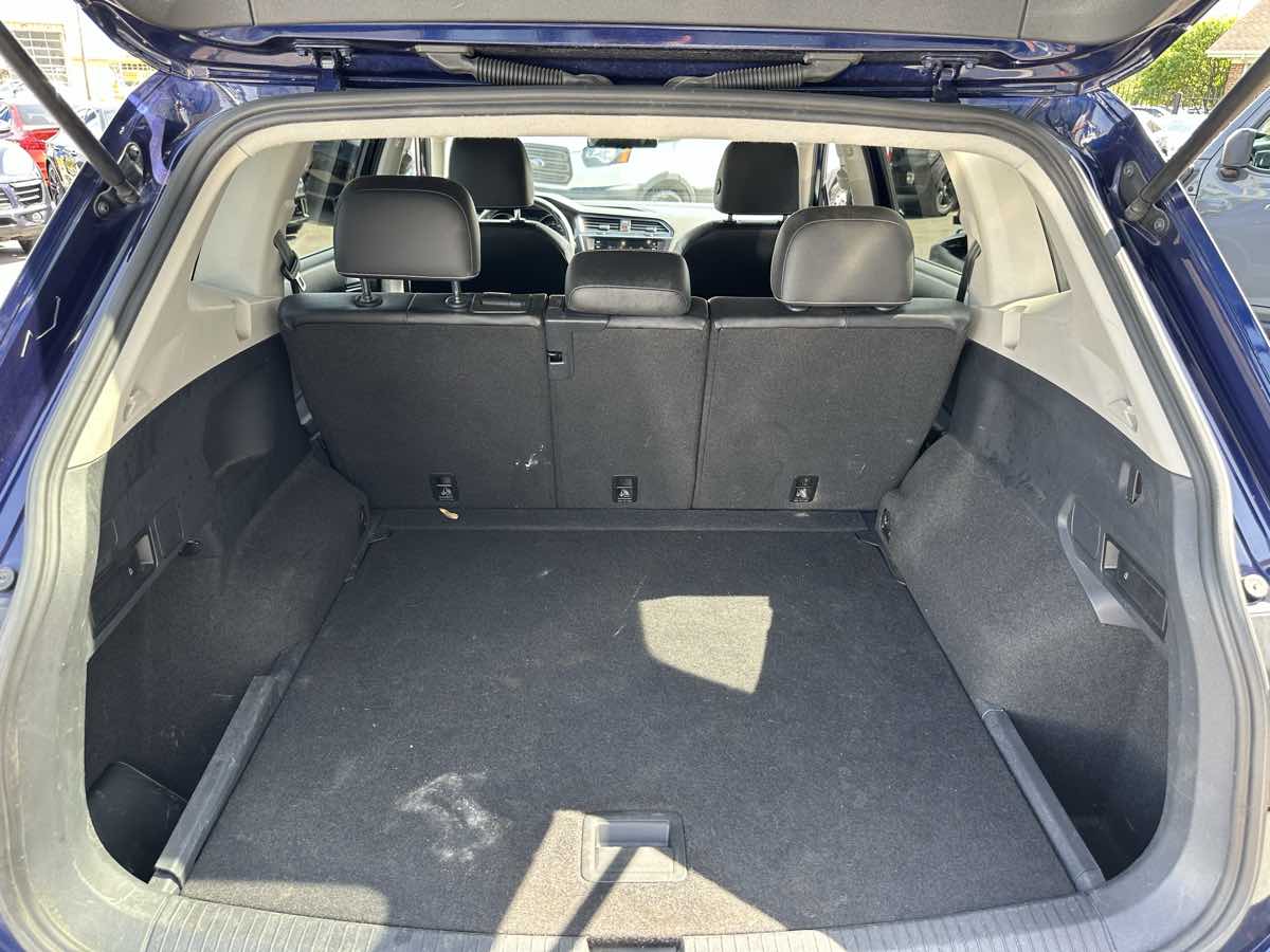2021 Volkswagen Tiguan R-Line Black SEL photo 37