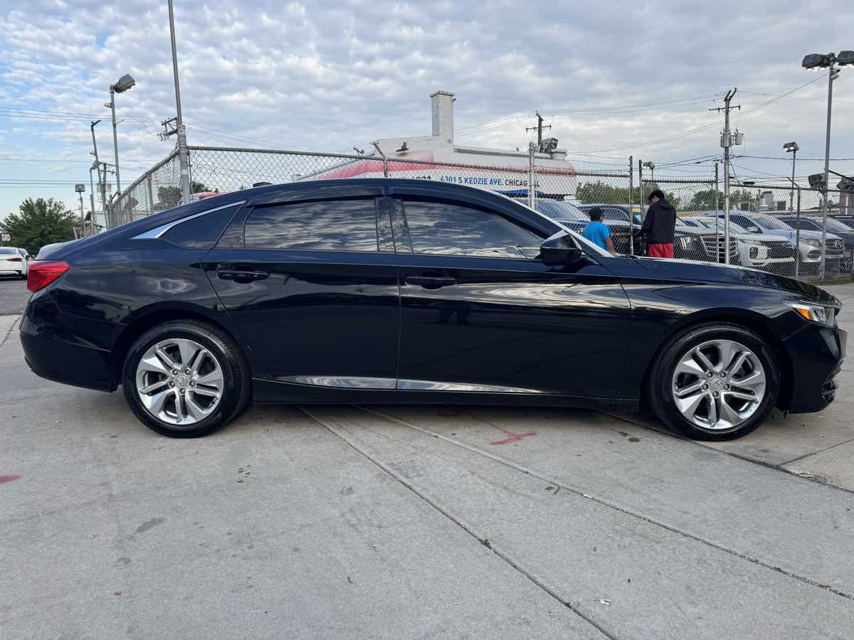 2018 Honda Accord LX 1.5T photo 5