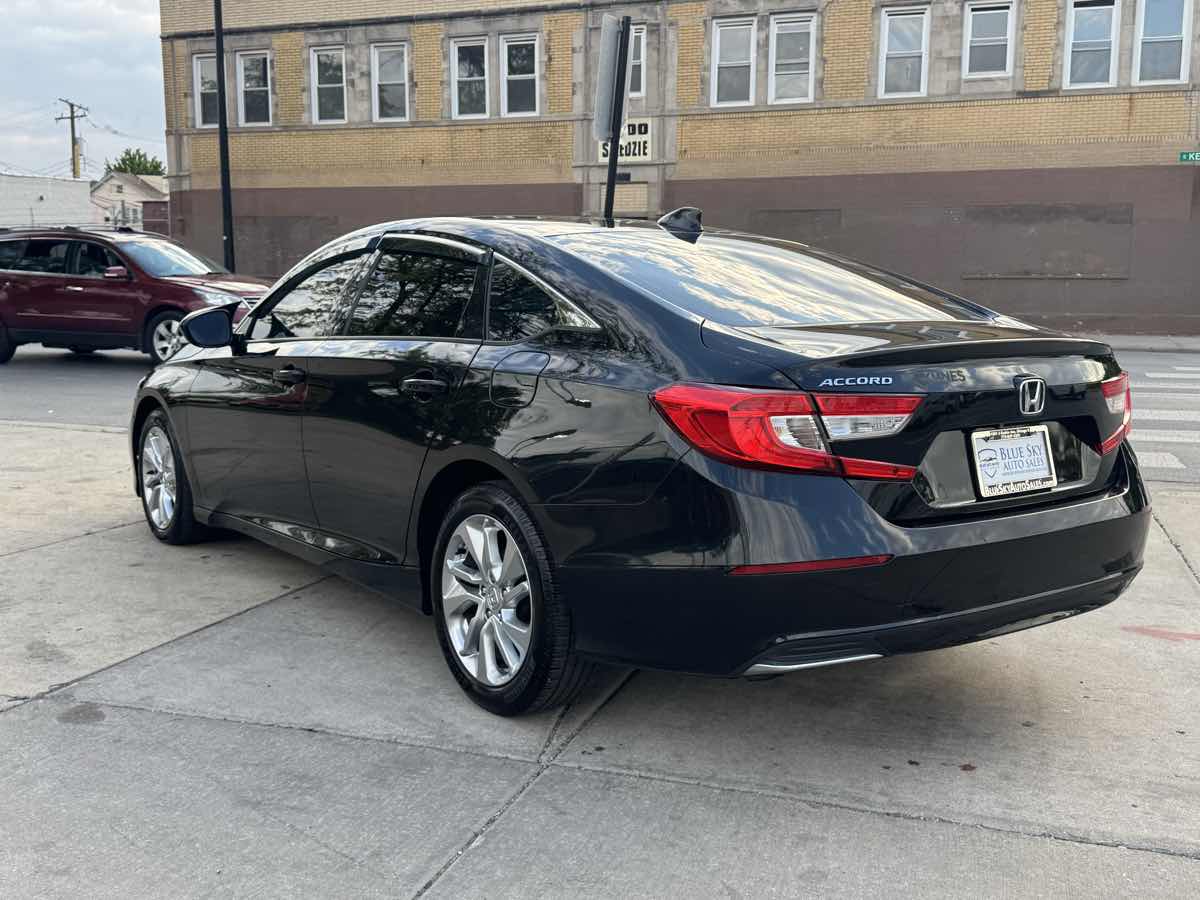 2018 Honda Accord LX 1.5T photo 8