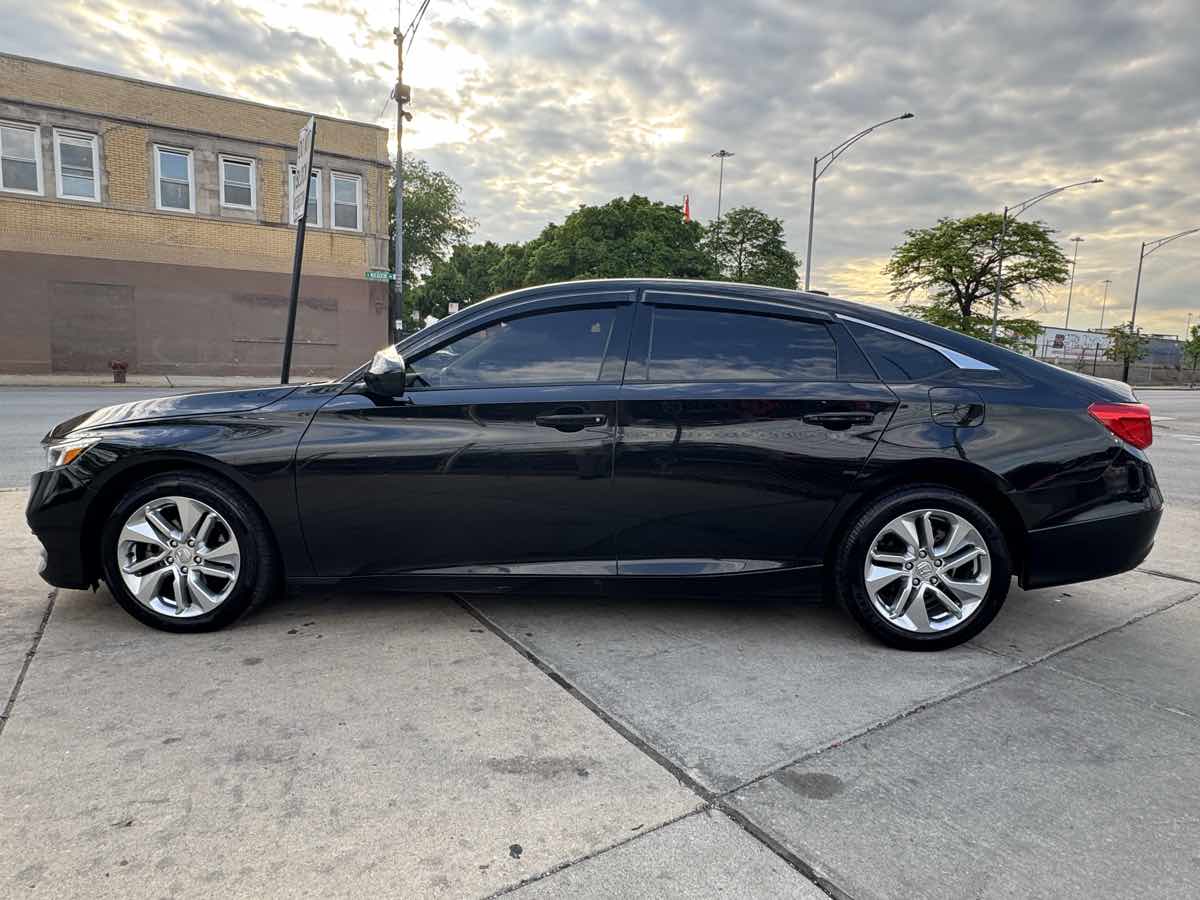 2018 Honda Accord LX 1.5T photo 9