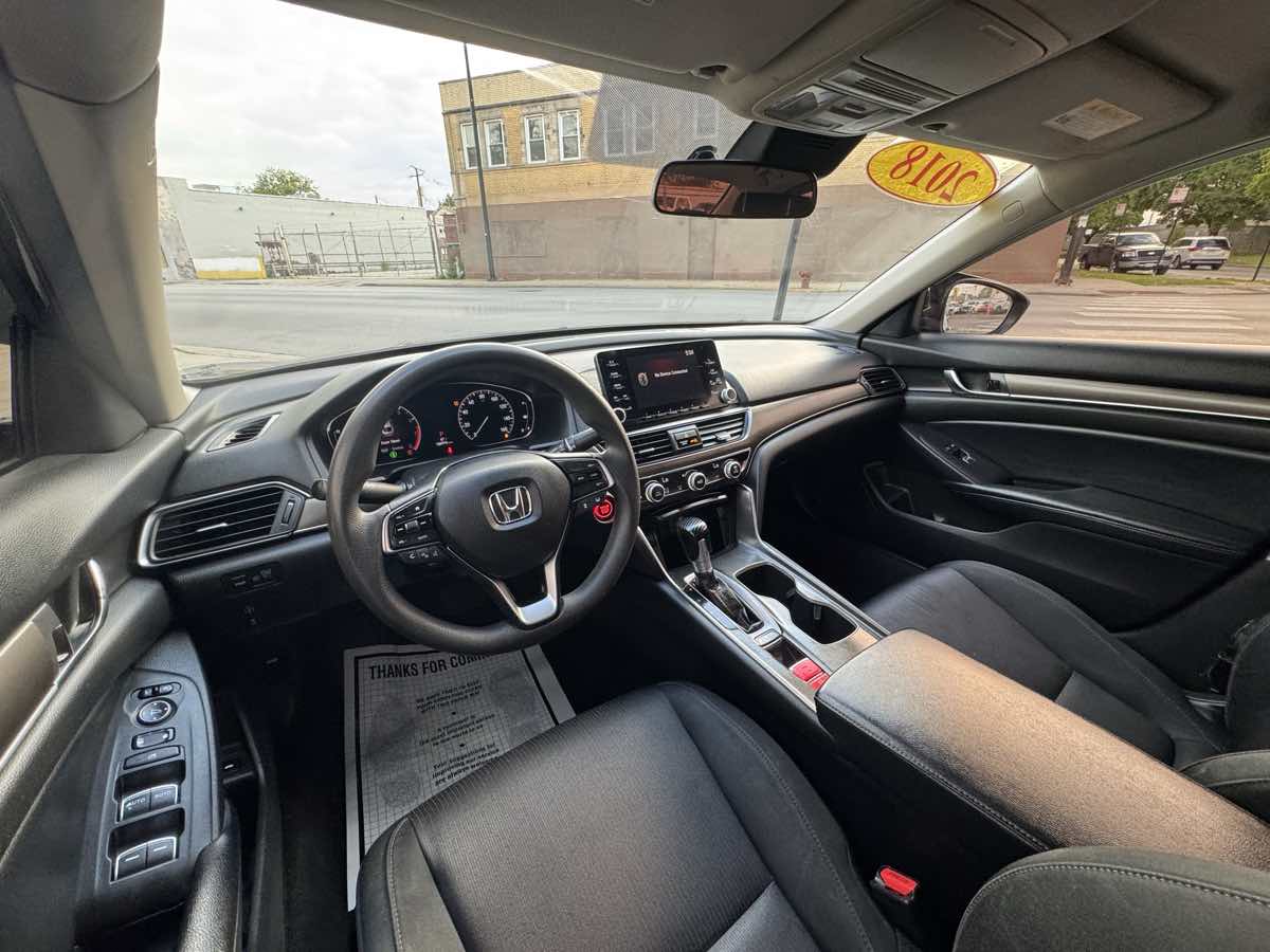 2018 Honda Accord LX 1.5T photo 12