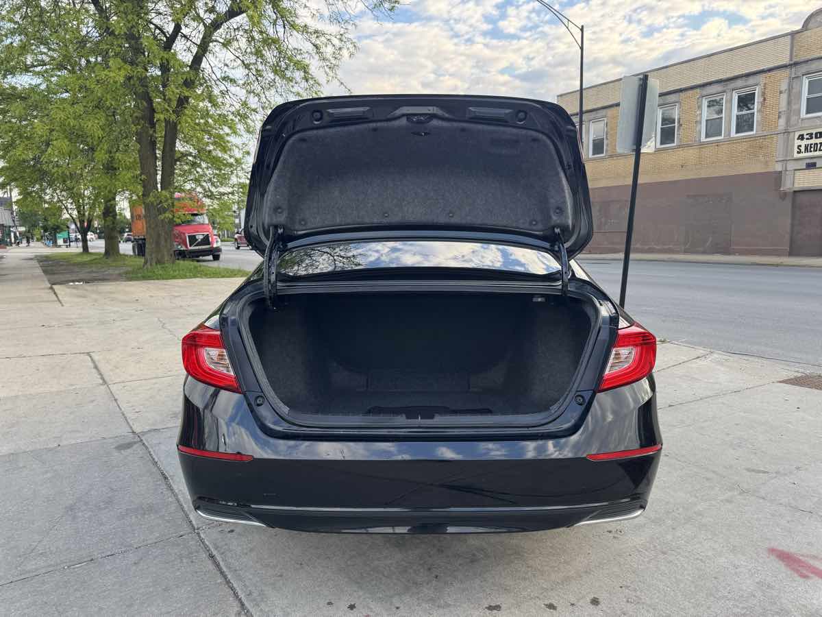 2018 Honda Accord LX 1.5T photo 19
