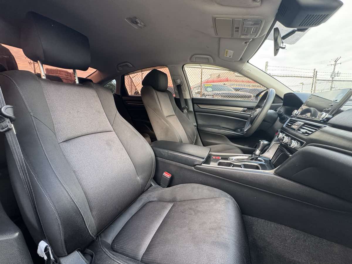 2018 Honda Accord LX 1.5T photo 22