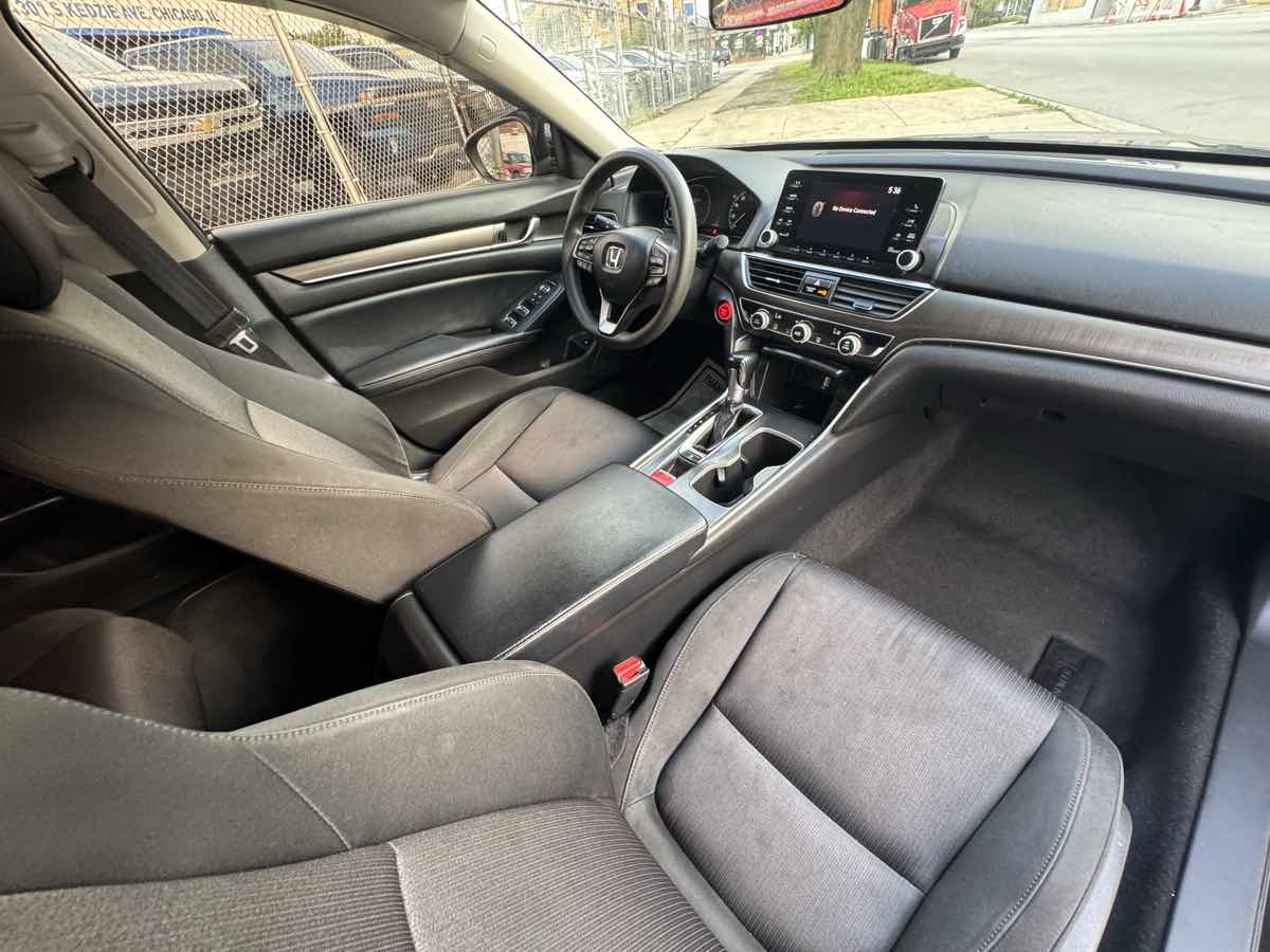 2018 Honda Accord LX 1.5T photo 23