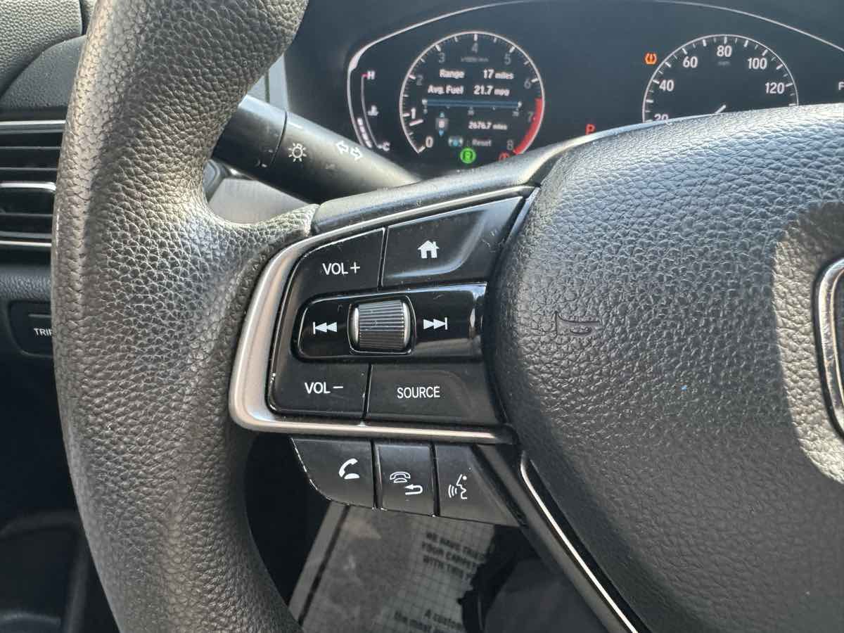 2018 Honda Accord LX 1.5T photo 27