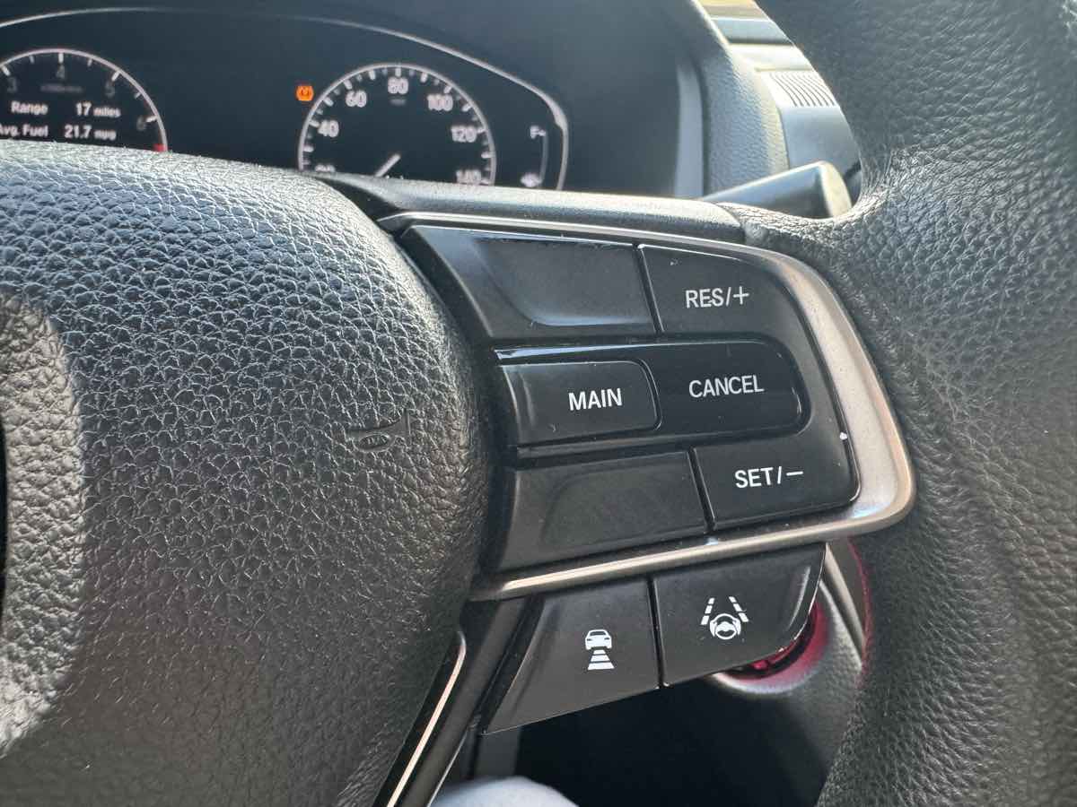 2018 Honda Accord LX 1.5T photo 28