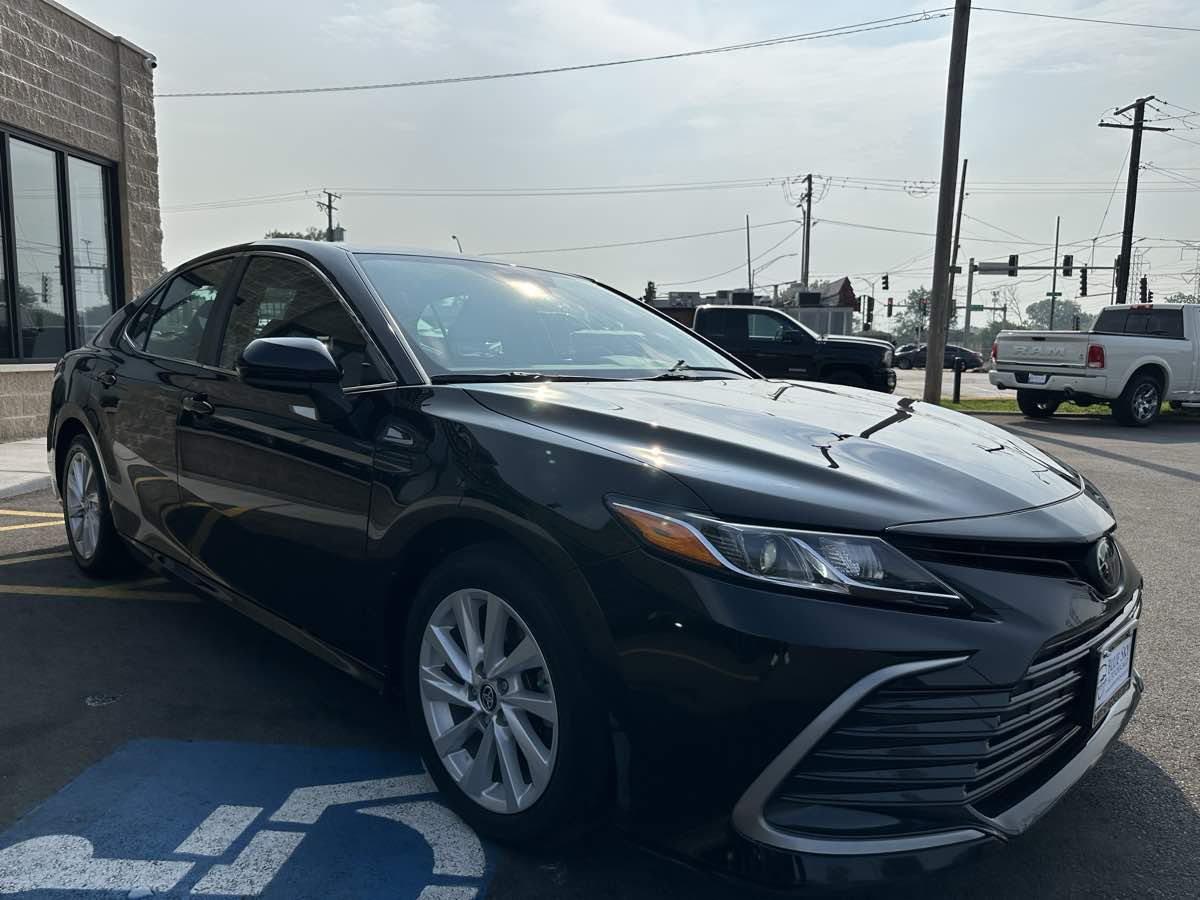 2021 Toyota Camry LE photo 4