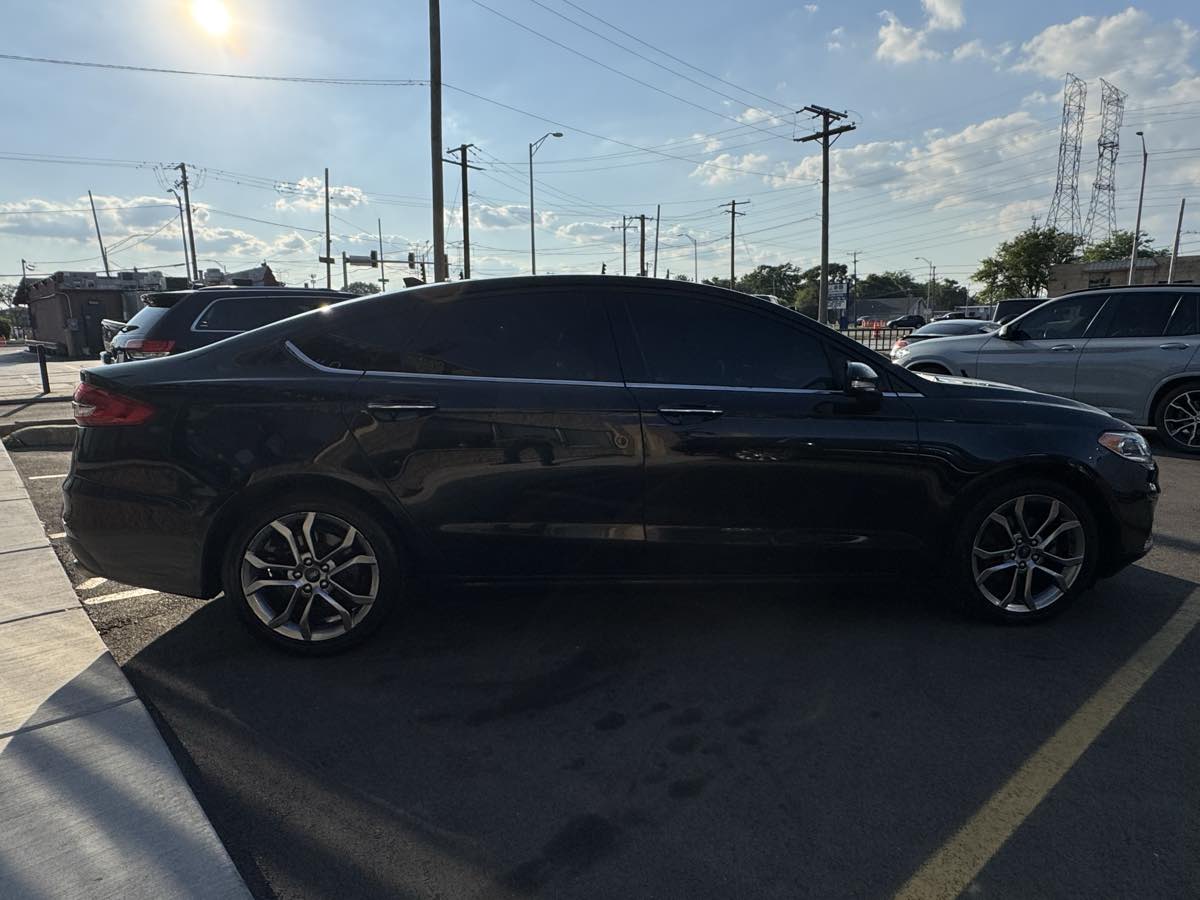 2020 Ford Fusion SEL photo 5