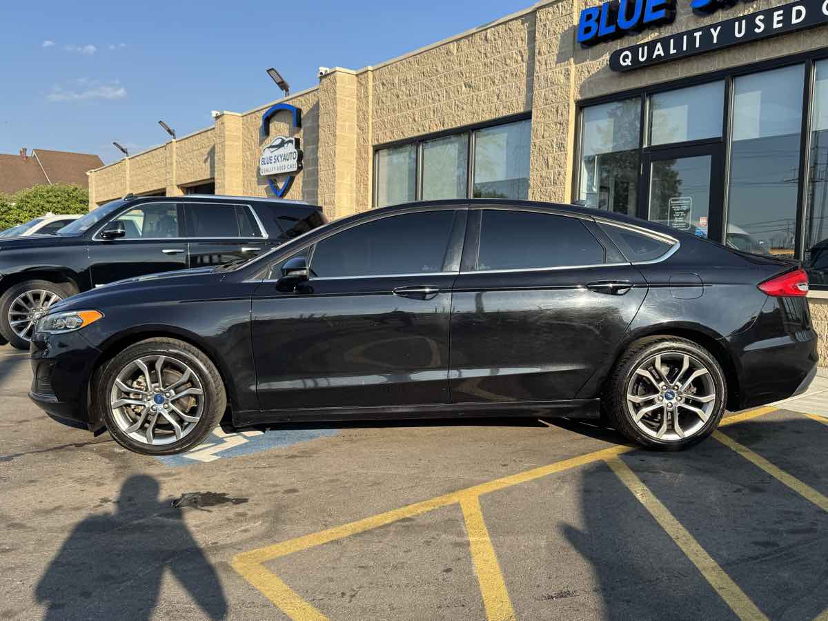 2020 Ford Fusion SEL photo 9