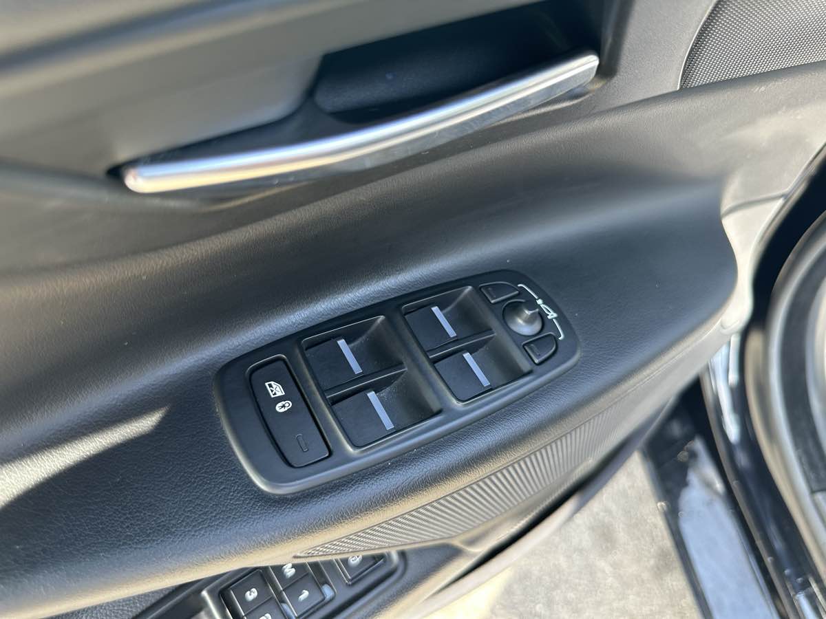 2017 Jaguar XE Premium photo 12