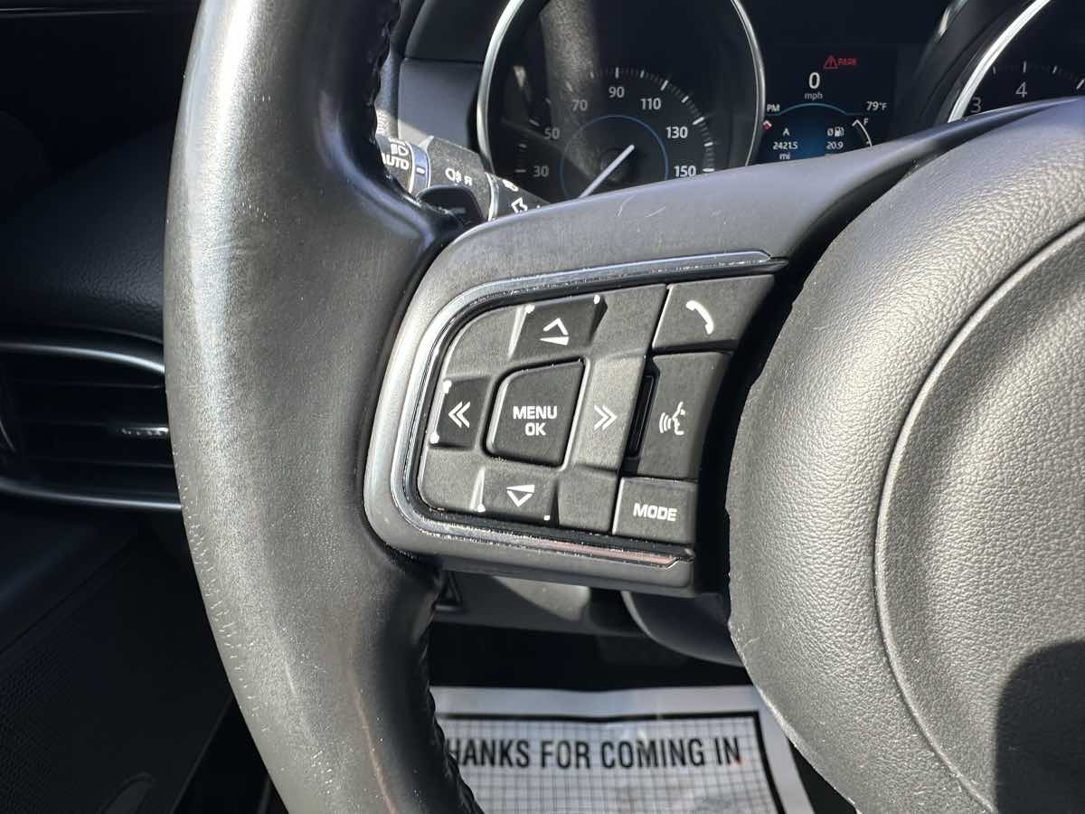 2017 Jaguar XE Premium photo 21