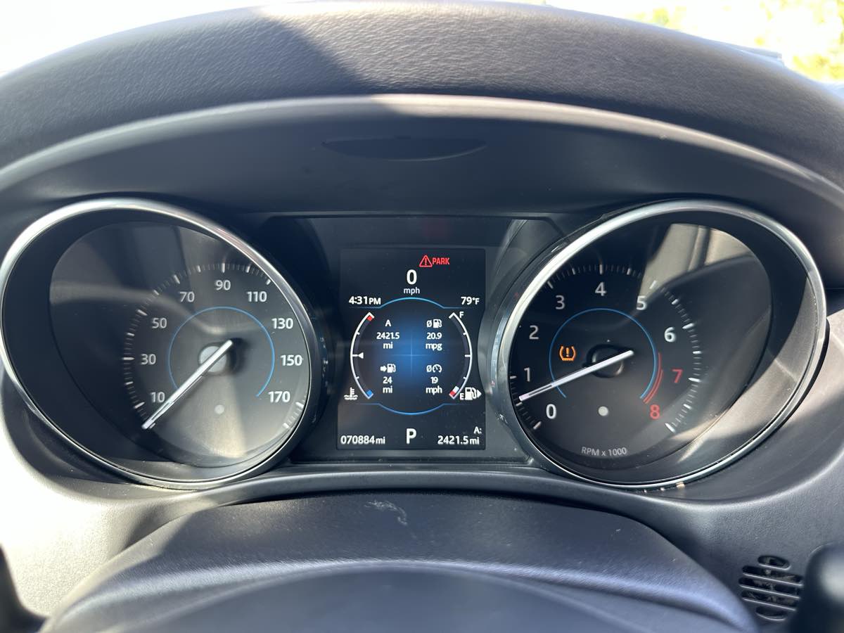 2017 Jaguar XE Premium photo 23