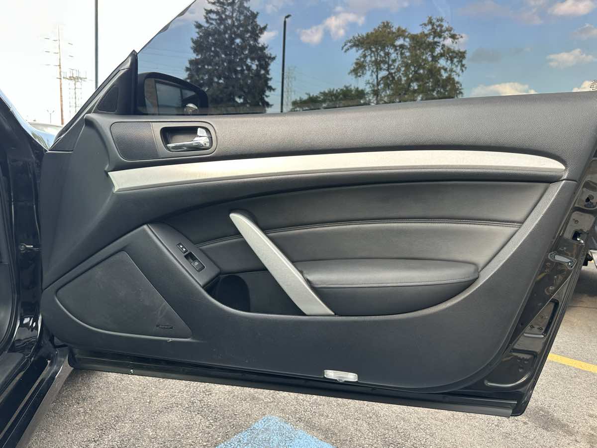 2009 Infiniti G37 Coupe x photo 30