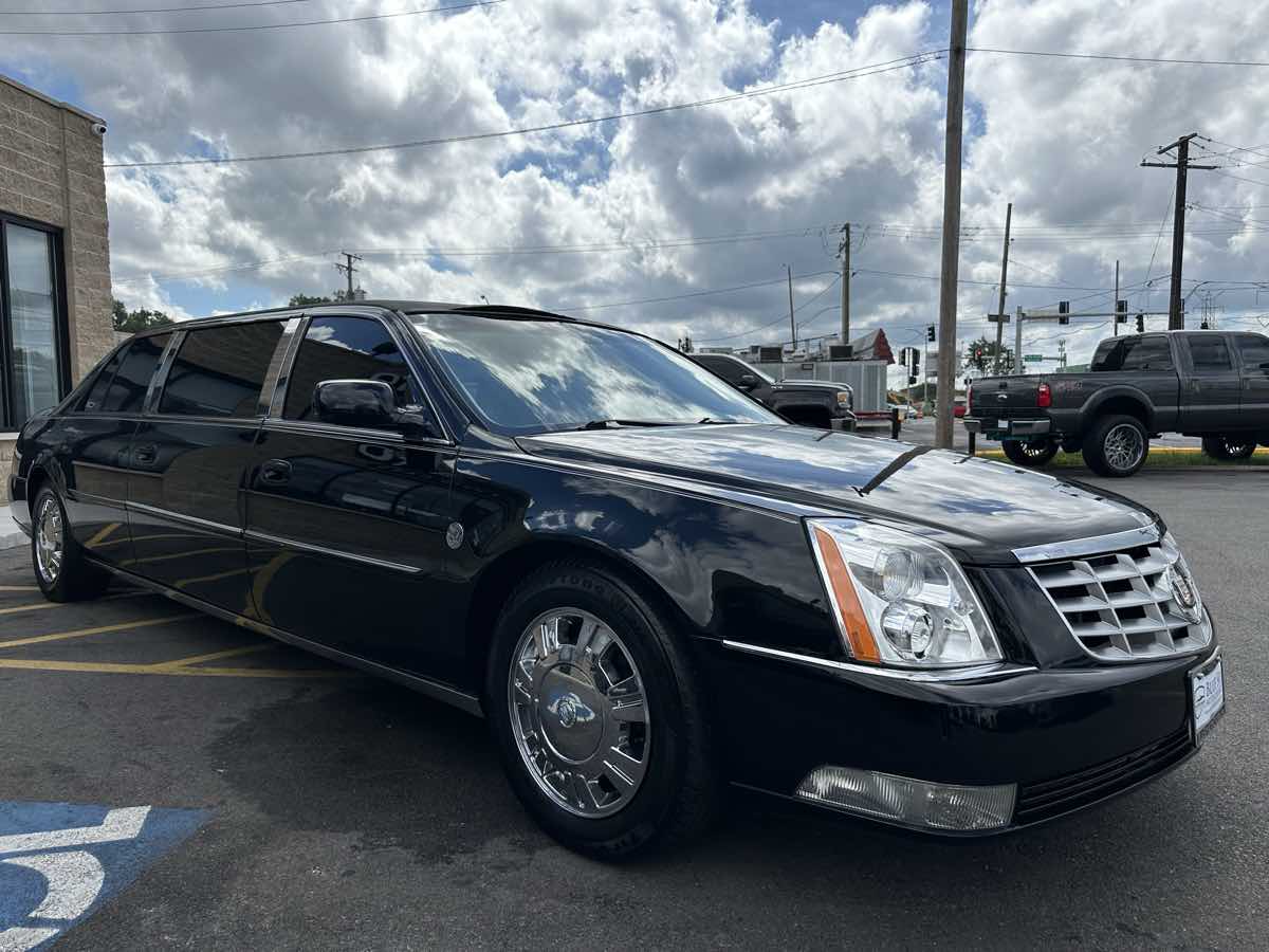 2011 Cadillac DTS photo 4