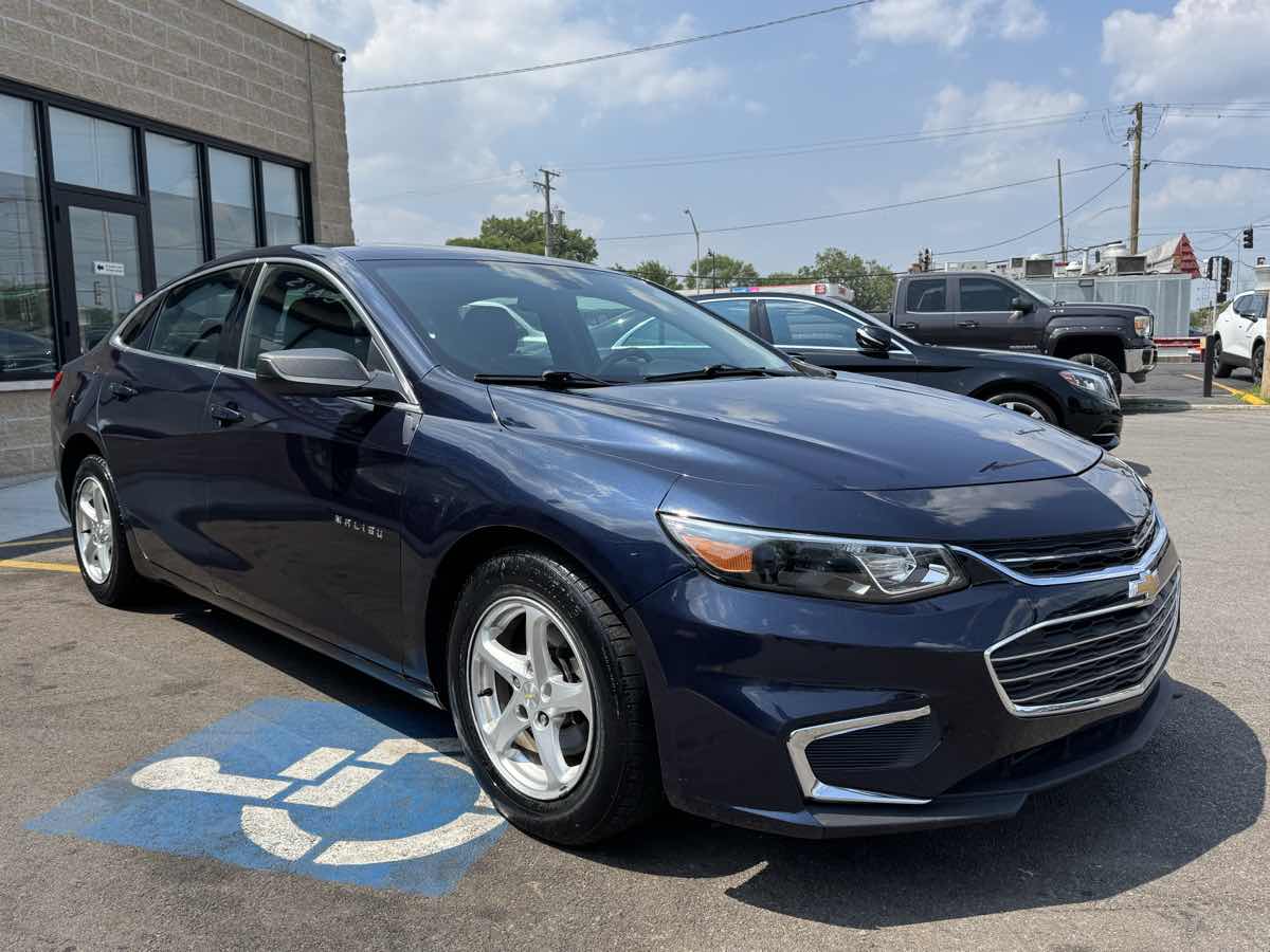 2018 Chevrolet Malibu LS photo 4