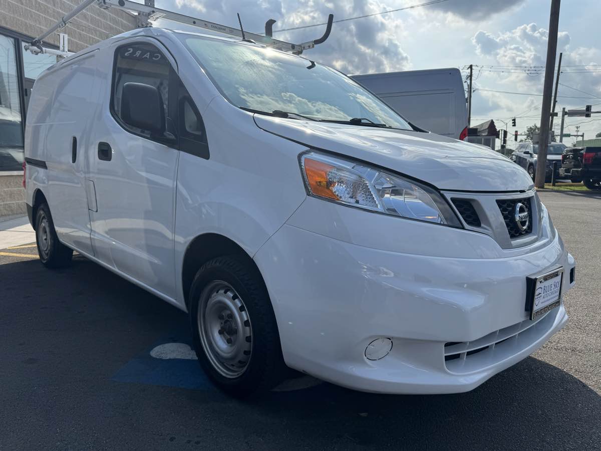 2020 Nissan NV200 S photo 2