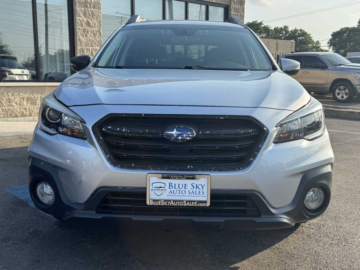 2018 Subaru Outback Premium photo 3