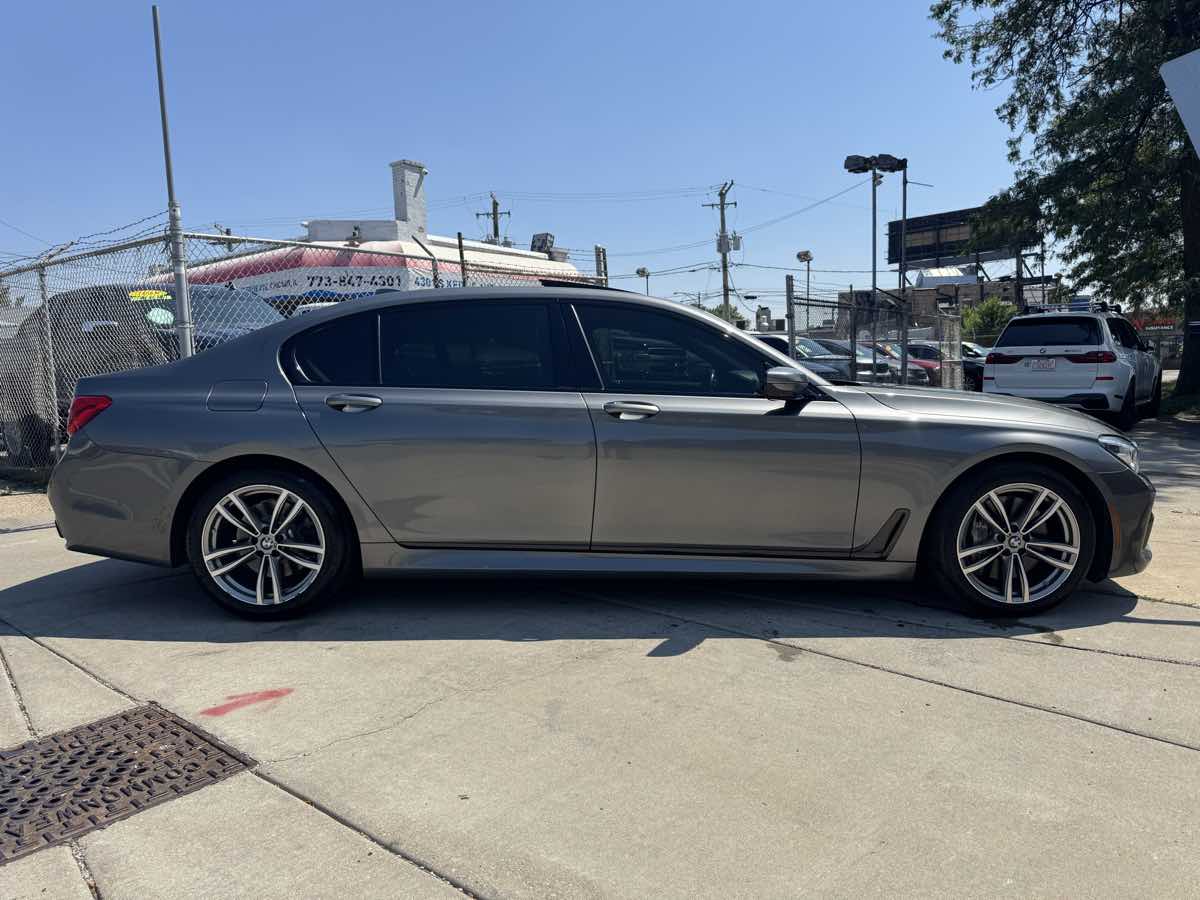 2016 Bmw 750i xDrive photo 2