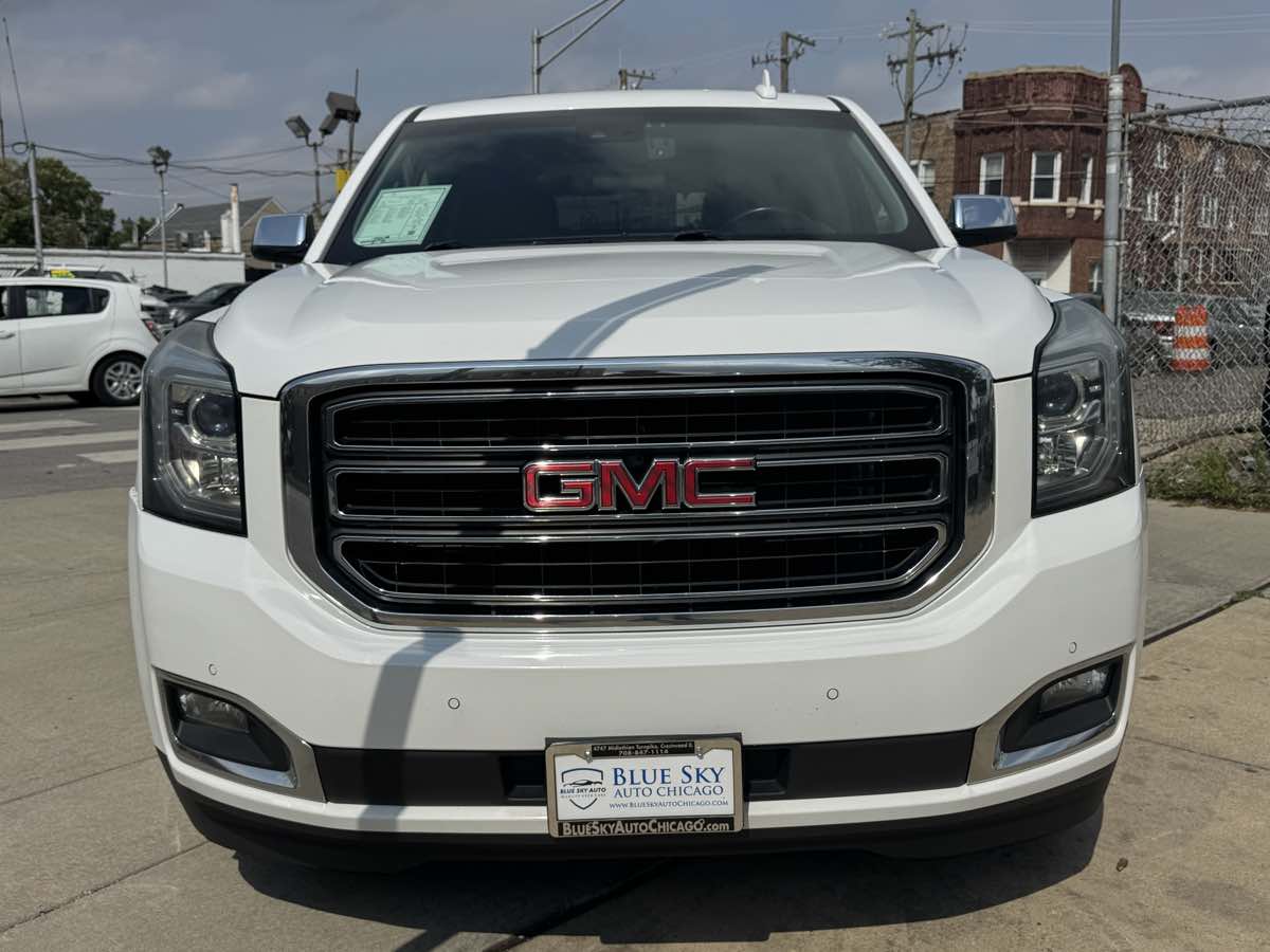 2017 Gmc Yukon SLT photo 3
