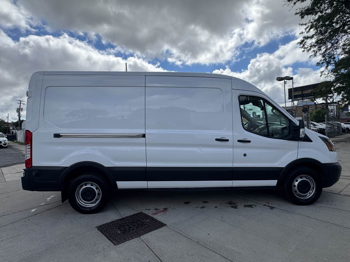 2019 Ford Transit Van photo 4