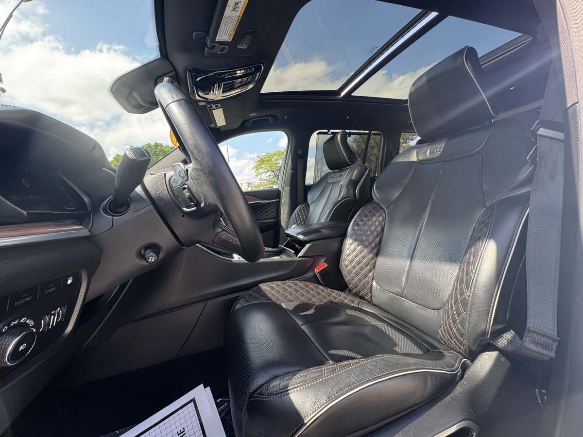 2023 Jeep Cherokee Summit Reserve 4xe photo 5