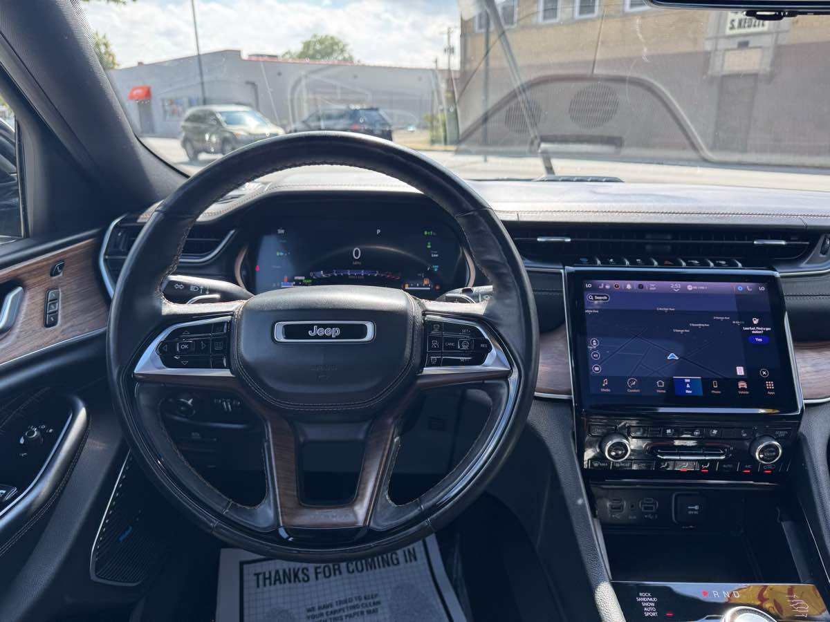 2023 Jeep Cherokee Summit Reserve 4xe photo 7