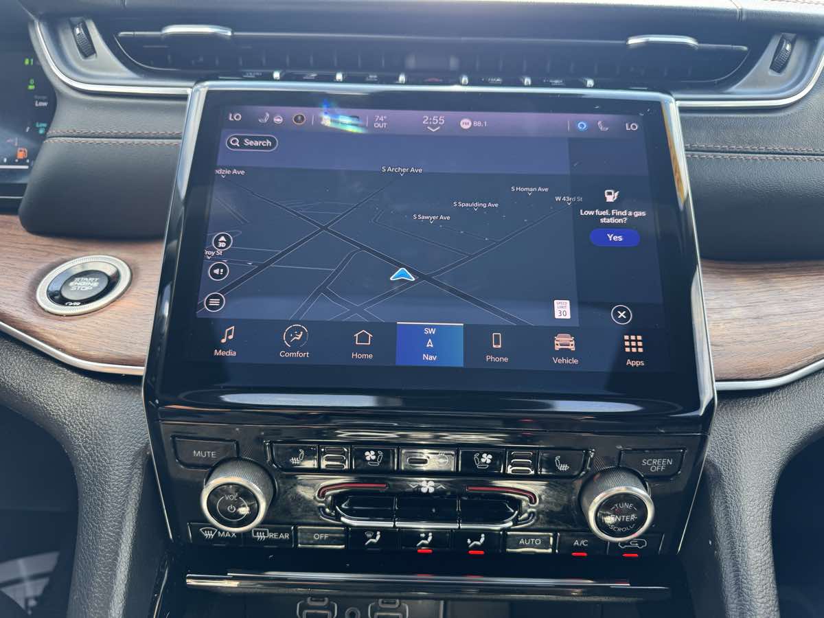 2023 Jeep Cherokee Summit Reserve 4xe photo 28