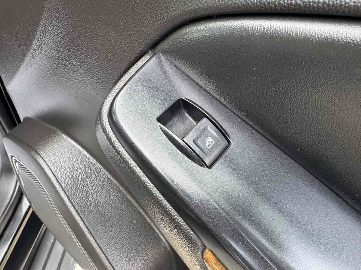 2015 Gmc Yukon Denali photo 34