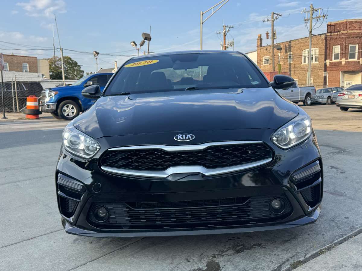 2020 Kia Forte GT-Line photo 2